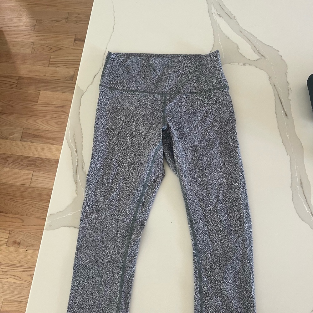 Lululemon align high rise Gray Patterned Leggings - image 1